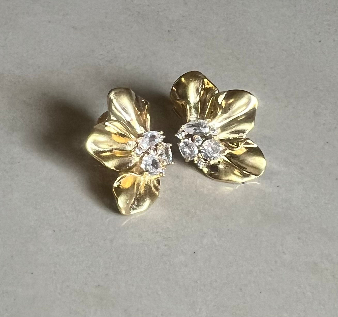 Flower Crystal Stud-Earrings